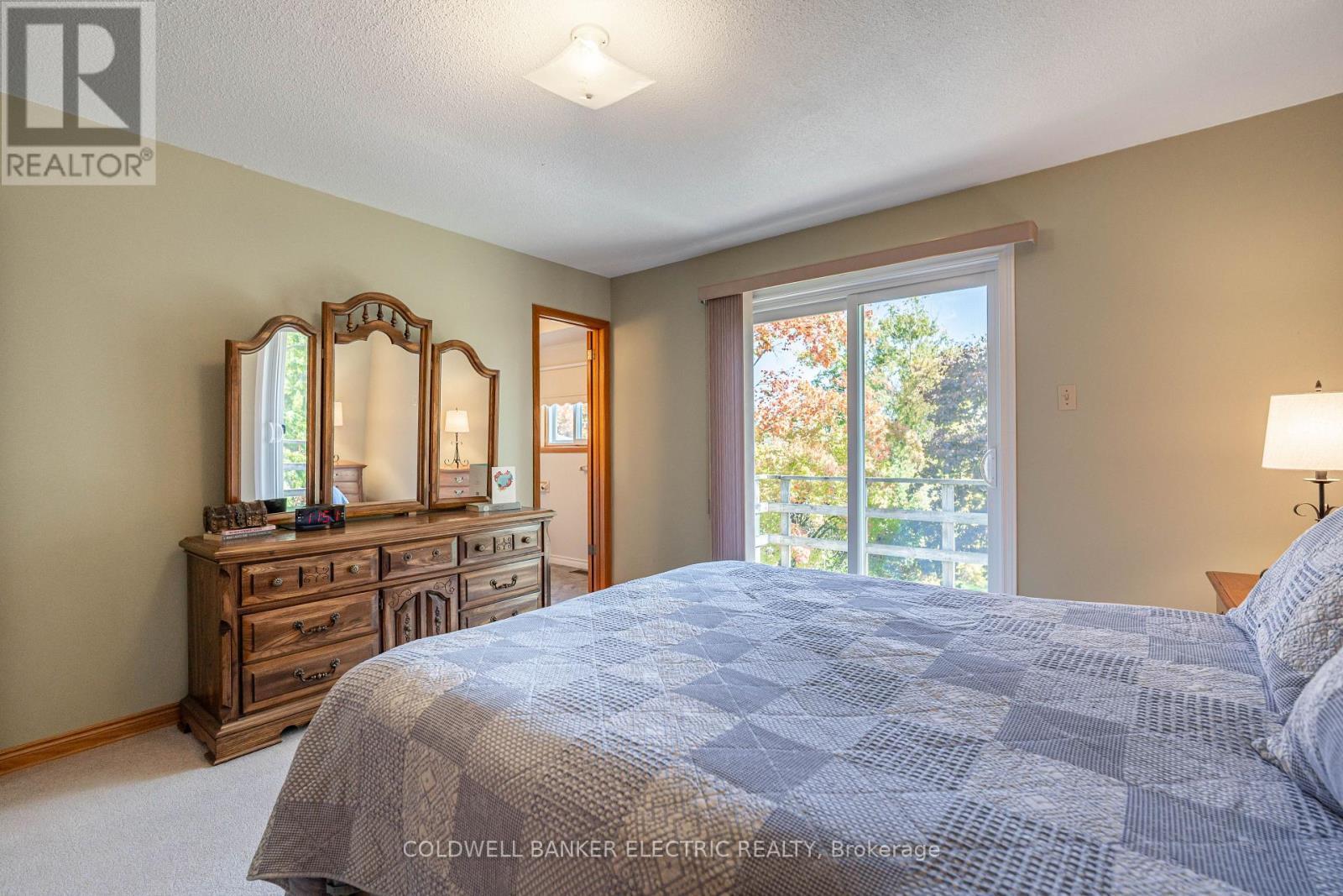 962 Golfview Road, Peterborough (Otonabee Ward 1), ON - Indoor Photo Showing Bedroom