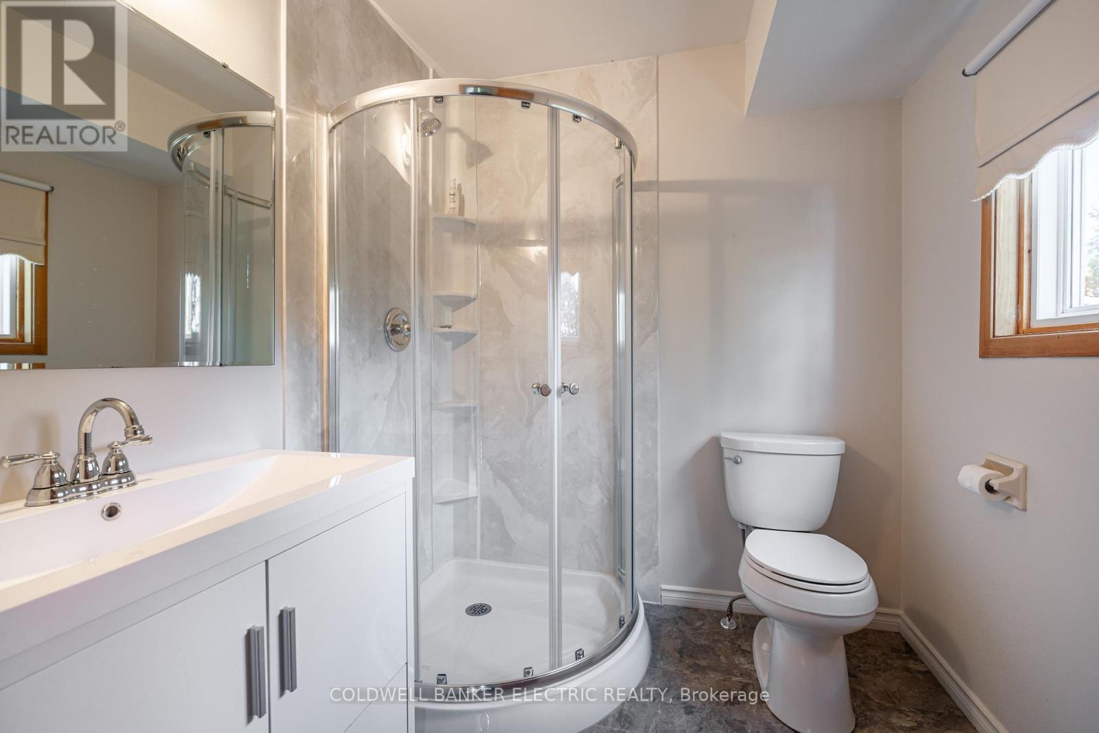 Primary Ensuite - 962 Golfview Road, Peterborough (Otonabee Ward 1), ON - Indoor Photo Showing Bathroom