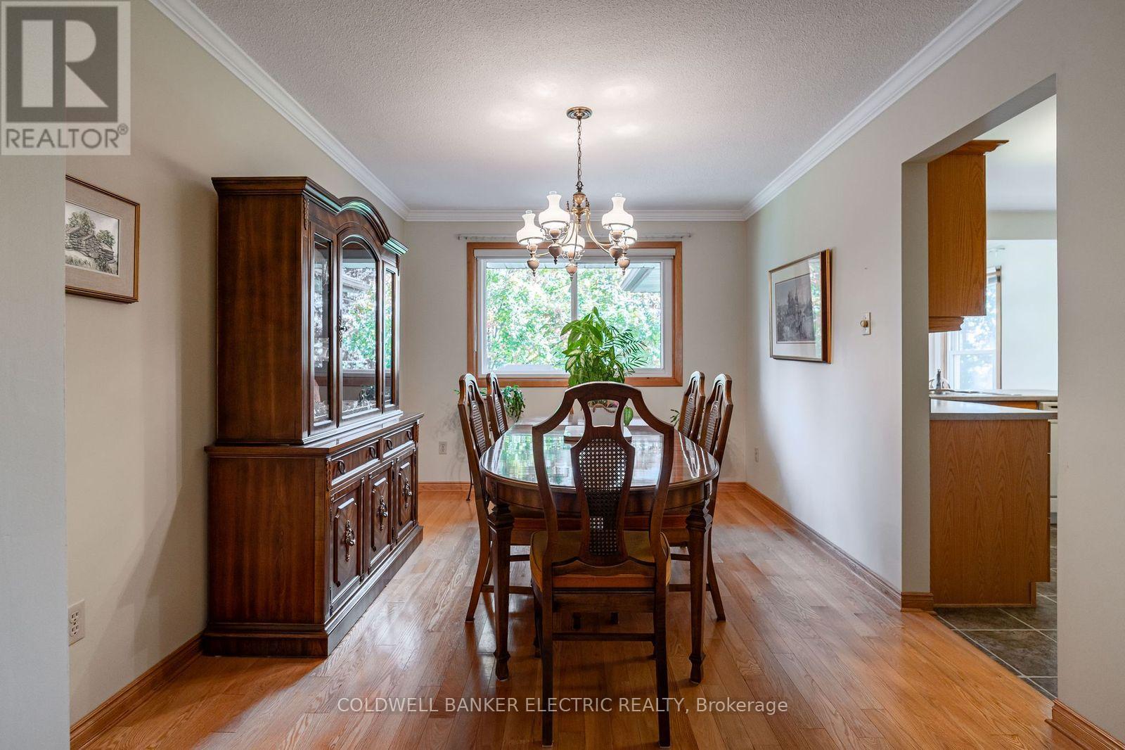 Formal Dinning - 962 Golfview Road, Peterborough (Otonabee Ward 1), ON - Indoor Photo Showing Dining Room
