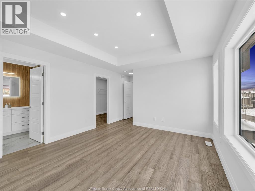 118 Bear Street, Essex, ON - Indoor Photo Showing Other Room