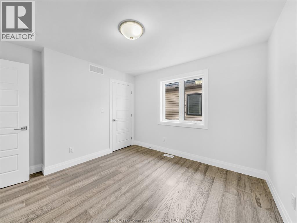 118 Bear Street, Essex, ON - Indoor Photo Showing Other Room