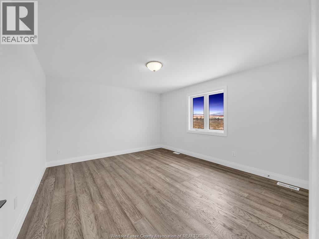 118 Bear Street, Essex, ON - Indoor Photo Showing Other Room