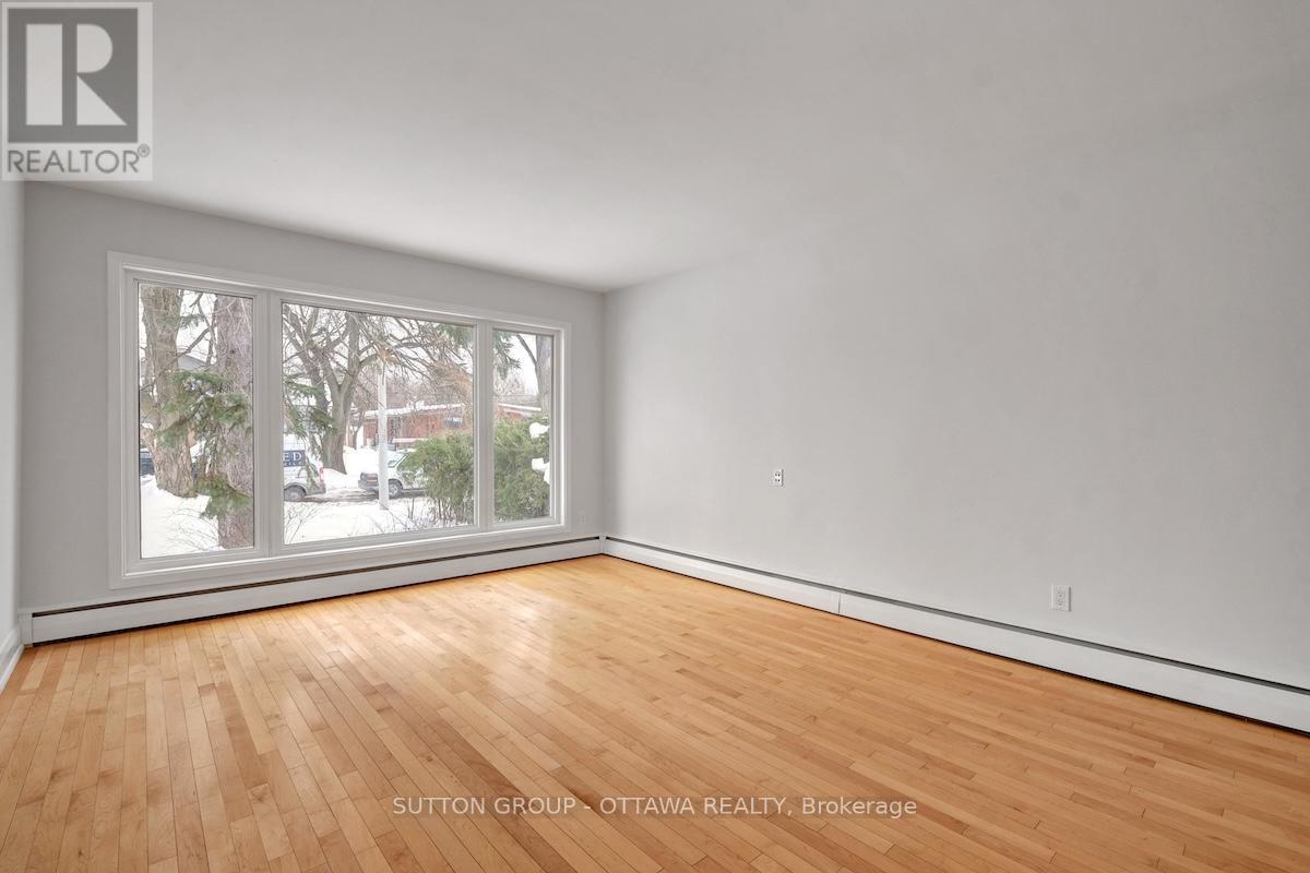 517 Braydon Avenue, Ottawa, ON - Indoor Photo Showing Other Room