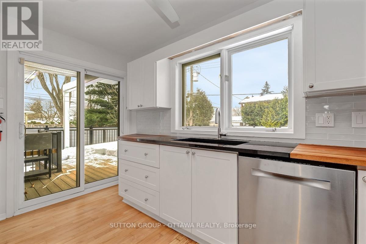 517 Braydon Avenue, Ottawa, ON - Indoor Photo Showing Kitchen