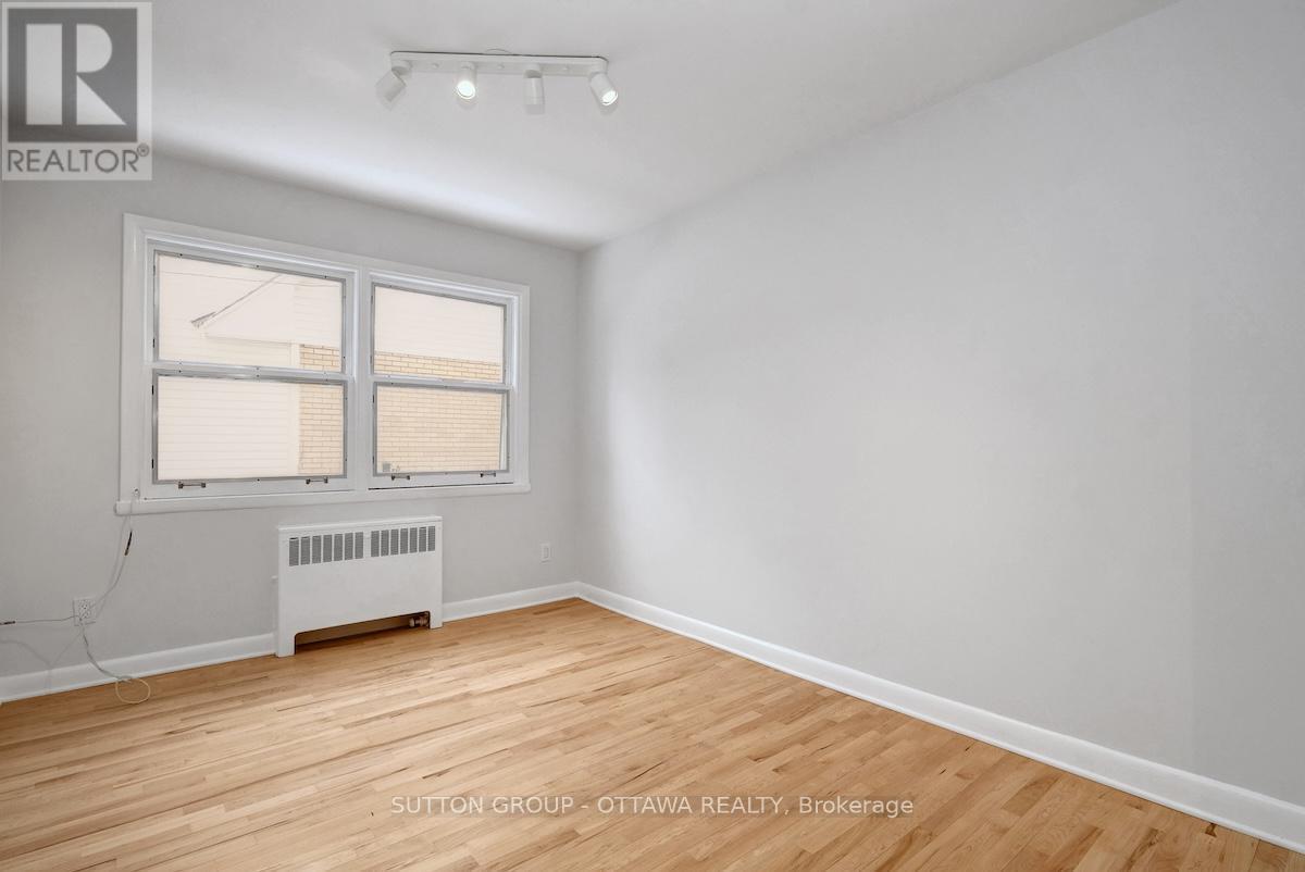 517 Braydon Avenue, Ottawa, ON - Indoor Photo Showing Other Room