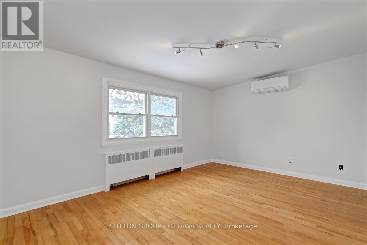 517 Braydon Avenue, Ottawa, ON - Indoor Photo Showing Other Room