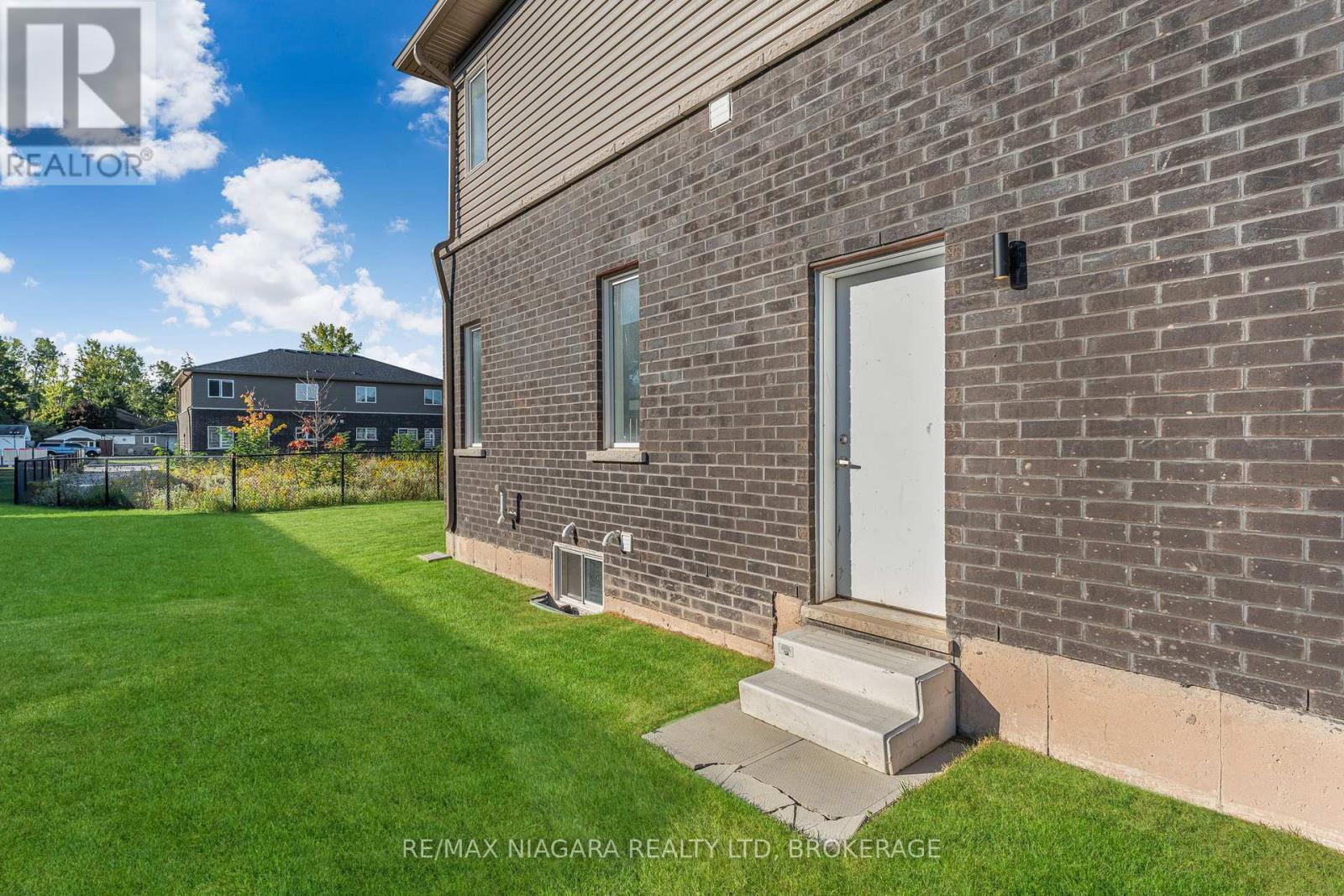 3219 Dominion Road, Fort Erie (Ridgeway), ON - Outdoor With Exterior