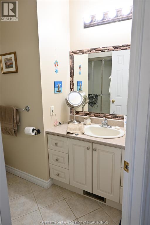5 Bernard Avenue East, Ridgetown, ON - Indoor Photo Showing Bathroom