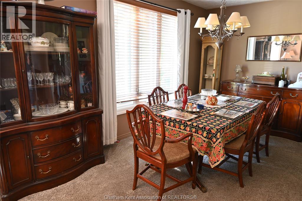 5 Bernard Avenue East, Ridgetown, ON - Indoor Photo Showing Dining Room