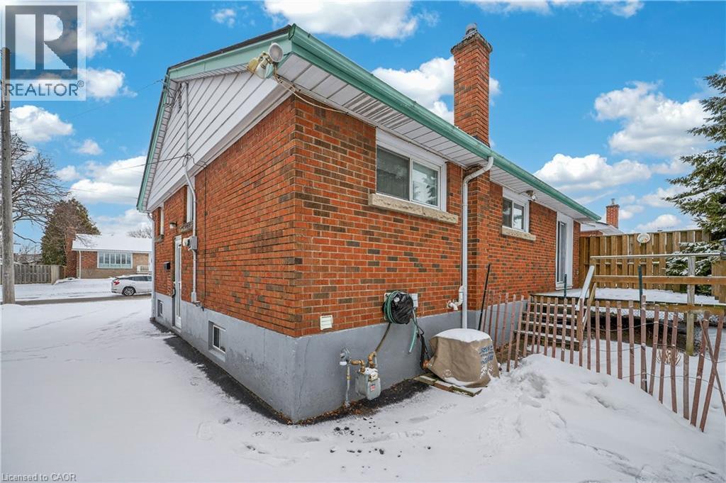 126 West 4Th Street, Hamilton, ON - Outdoor With Exterior