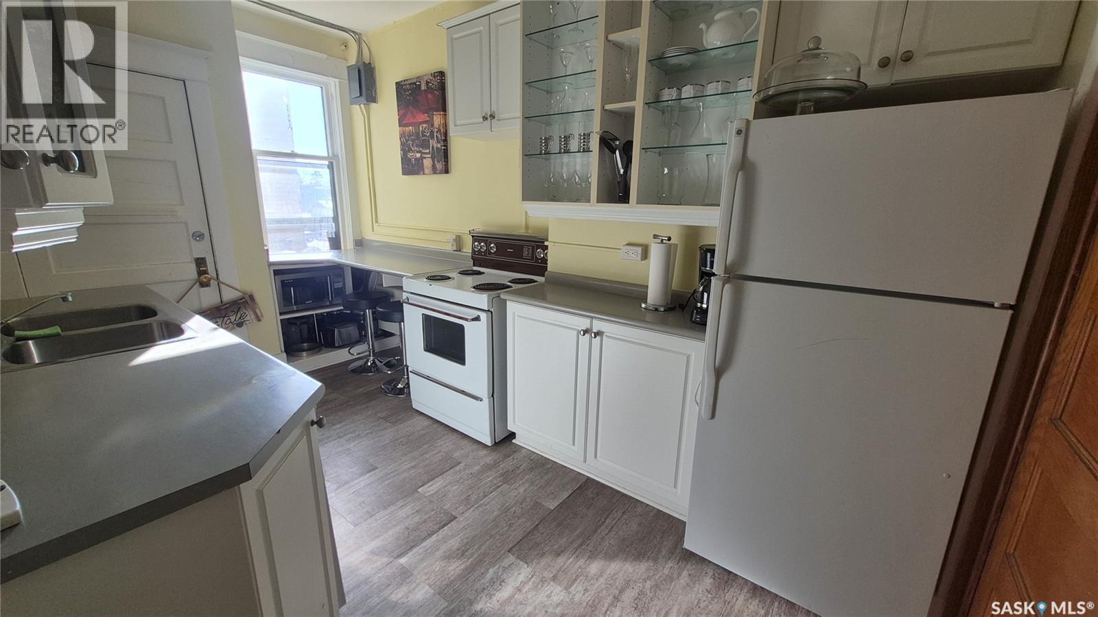 12 2201 14Th Avenue, Regina, SK - Indoor Photo Showing Kitchen