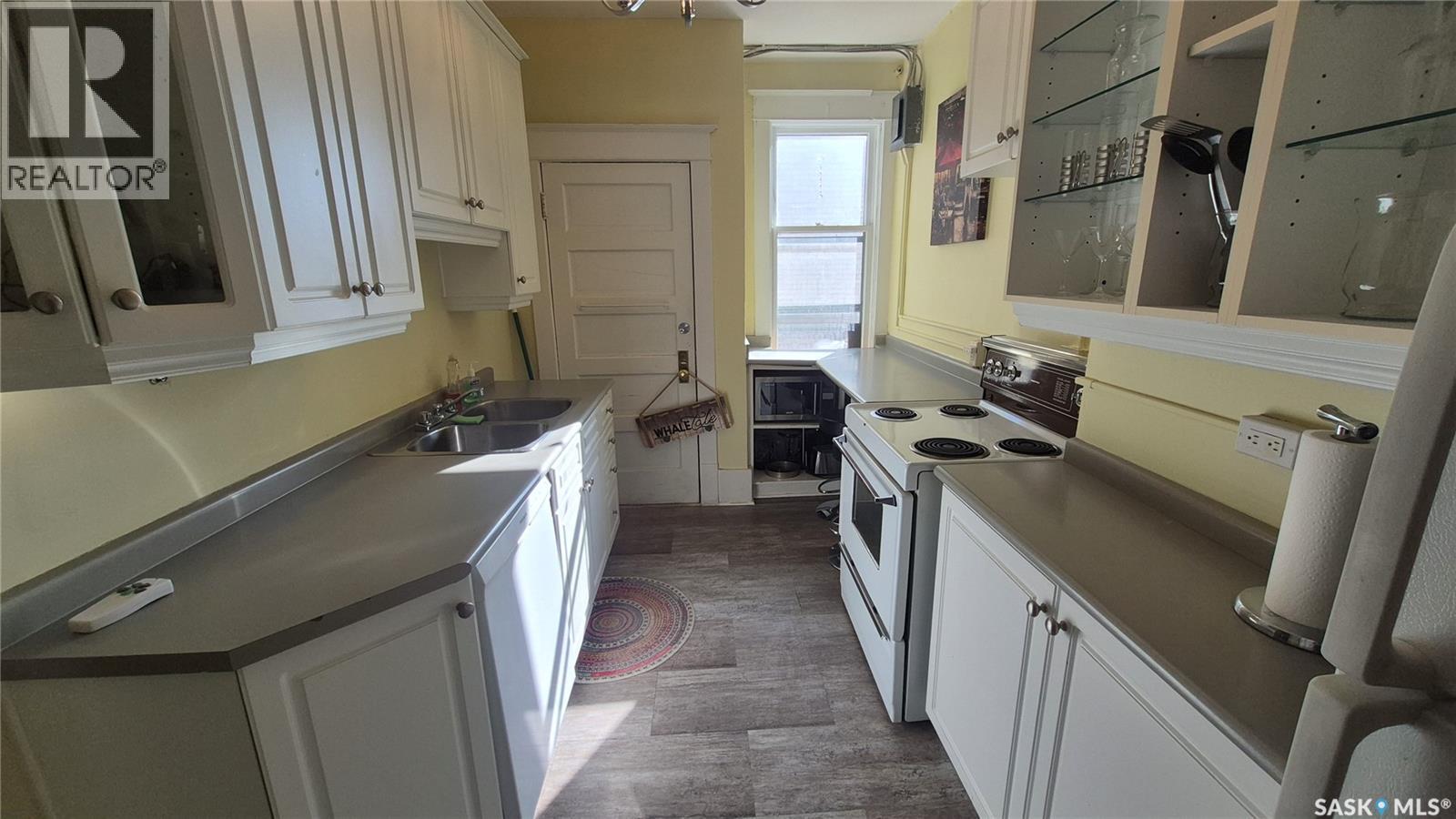 12 2201 14Th Avenue, Regina, SK - Indoor Photo Showing Kitchen