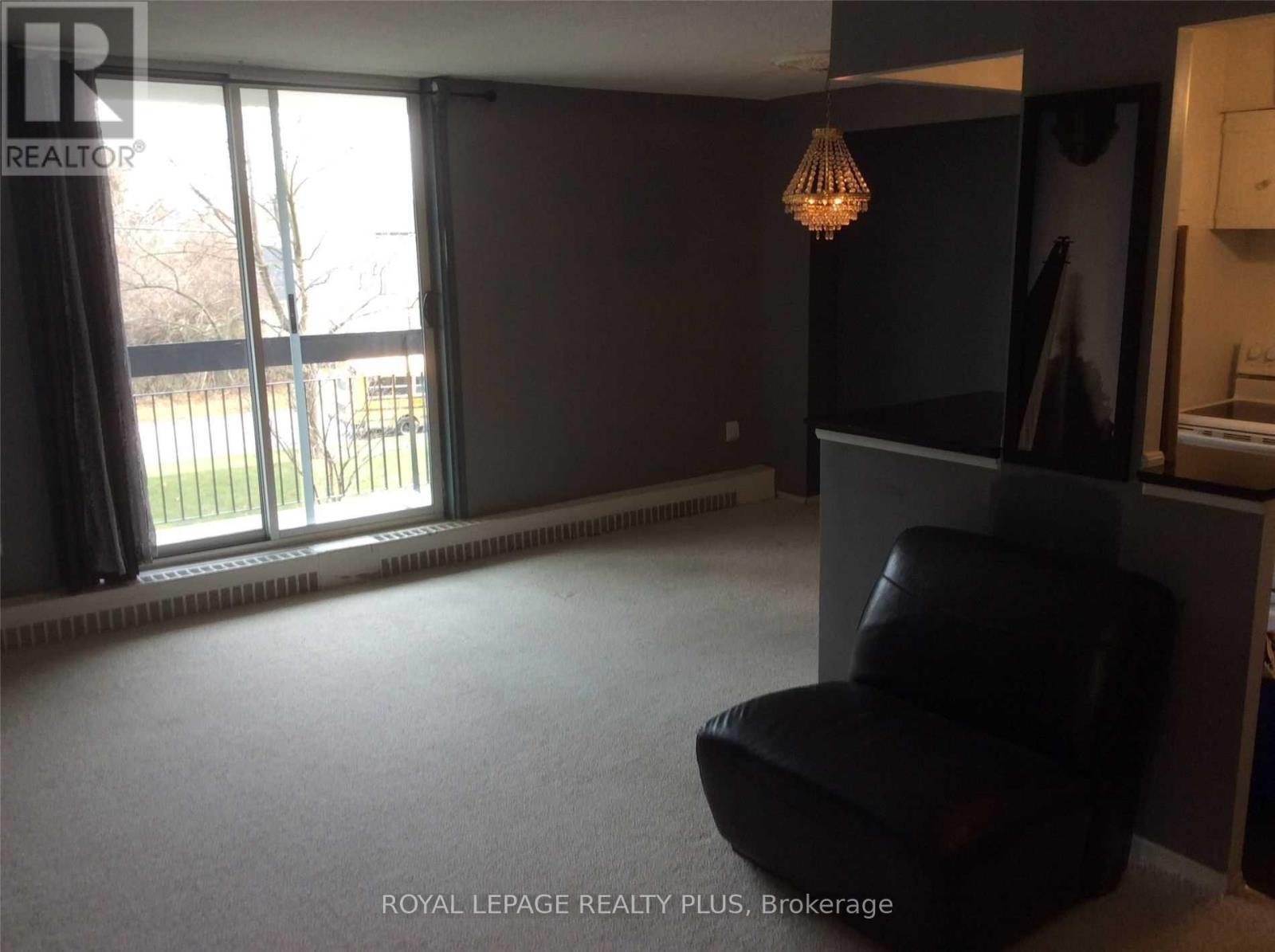 207 - 1100 Caven Street, Mississauga, ON - Indoor Photo Showing Other Room