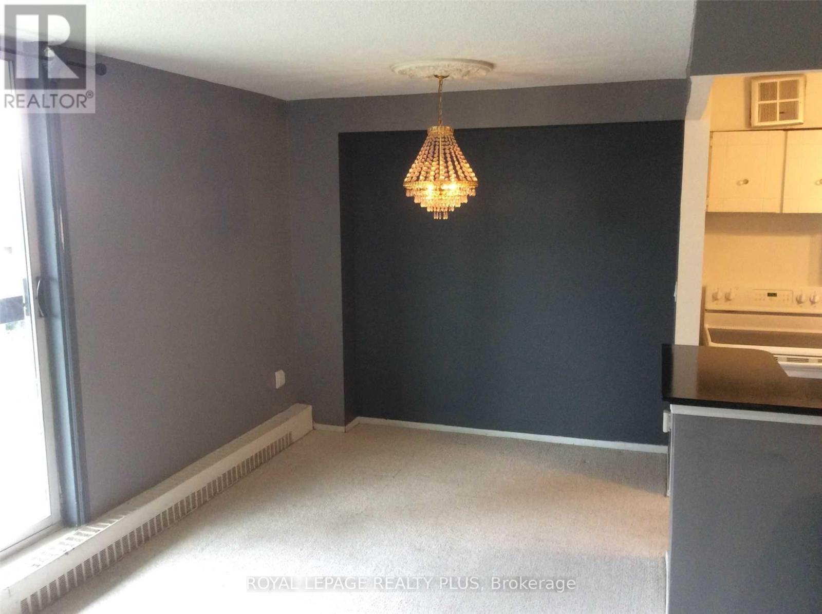 207 - 1100 Caven Street, Mississauga, ON - Indoor