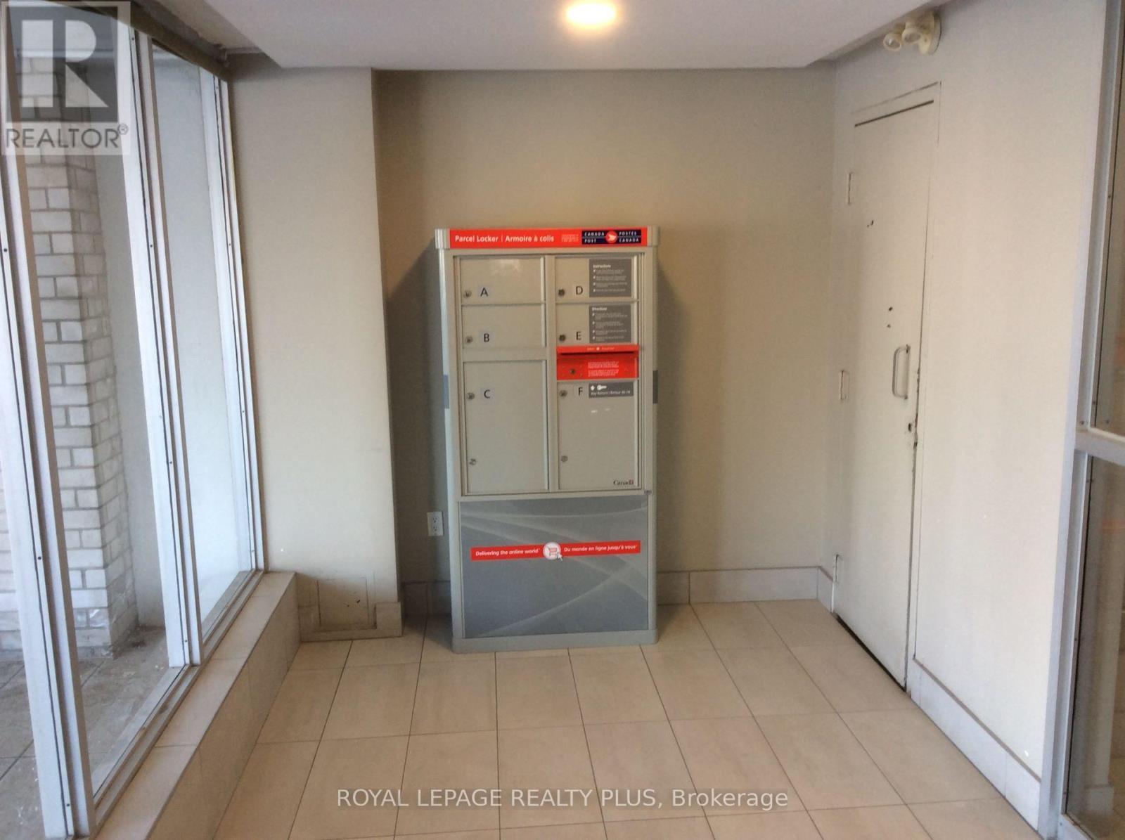 207 - 1100 Caven Street, Mississauga, ON - Indoor Photo Showing Other Room