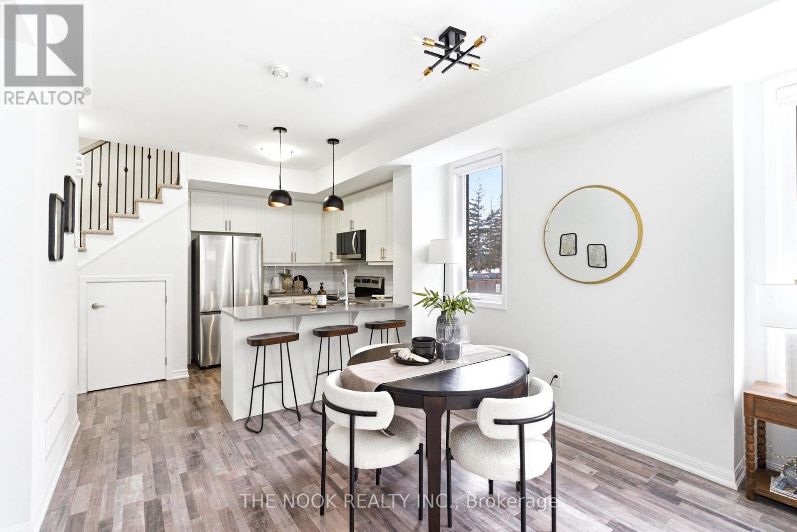401 - 1460 Whites Road, Pickering (Woodlands), ON - Indoor Photo Showing Dining Room