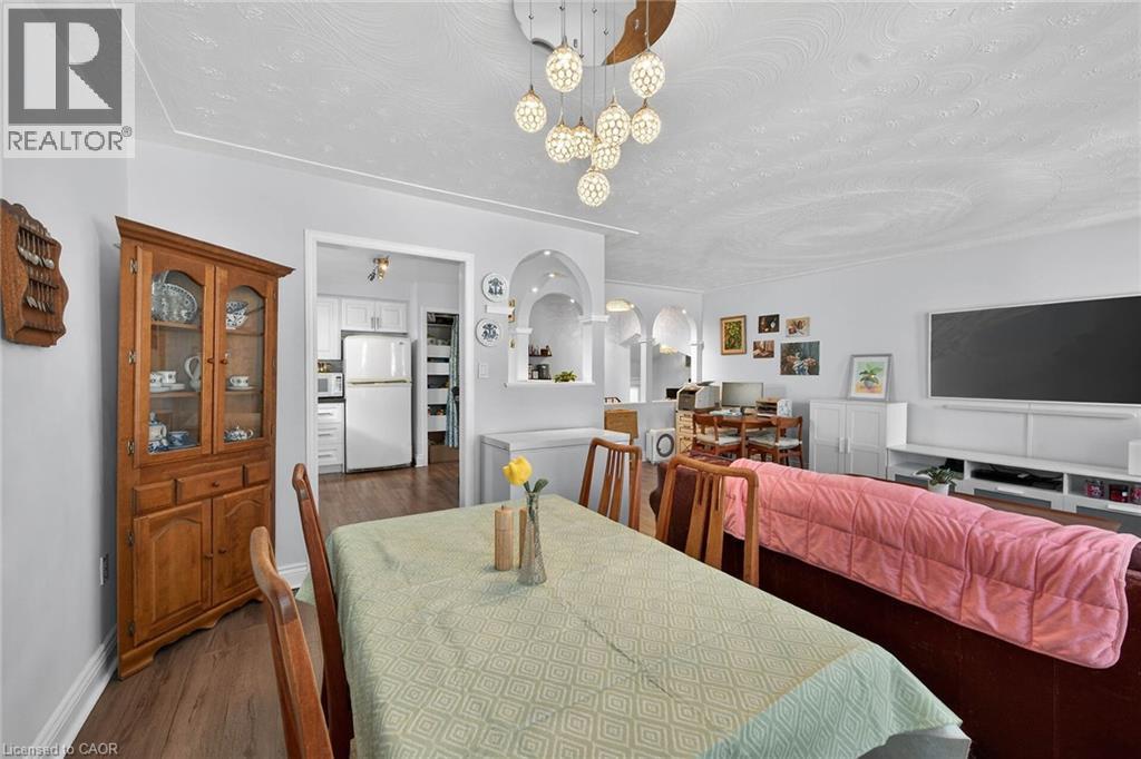 327 Eaglewood Drive, Hamilton, ON - Indoor