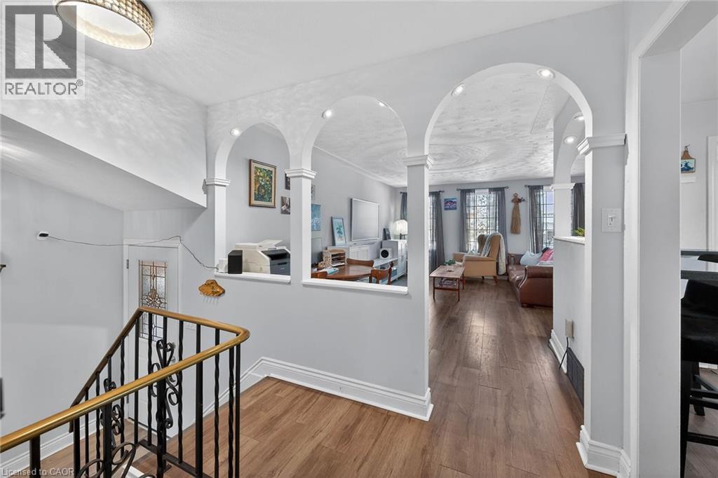 327 Eaglewood Drive, Hamilton, ON - Indoor Photo Showing Other Room