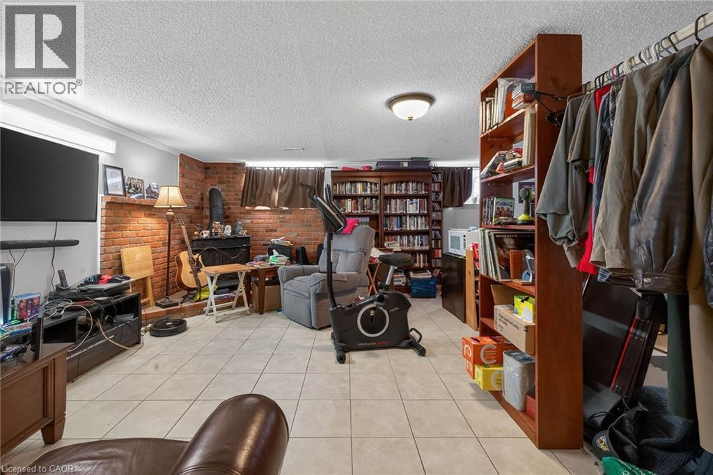 327 Eaglewood Drive, Hamilton, ON - Indoor