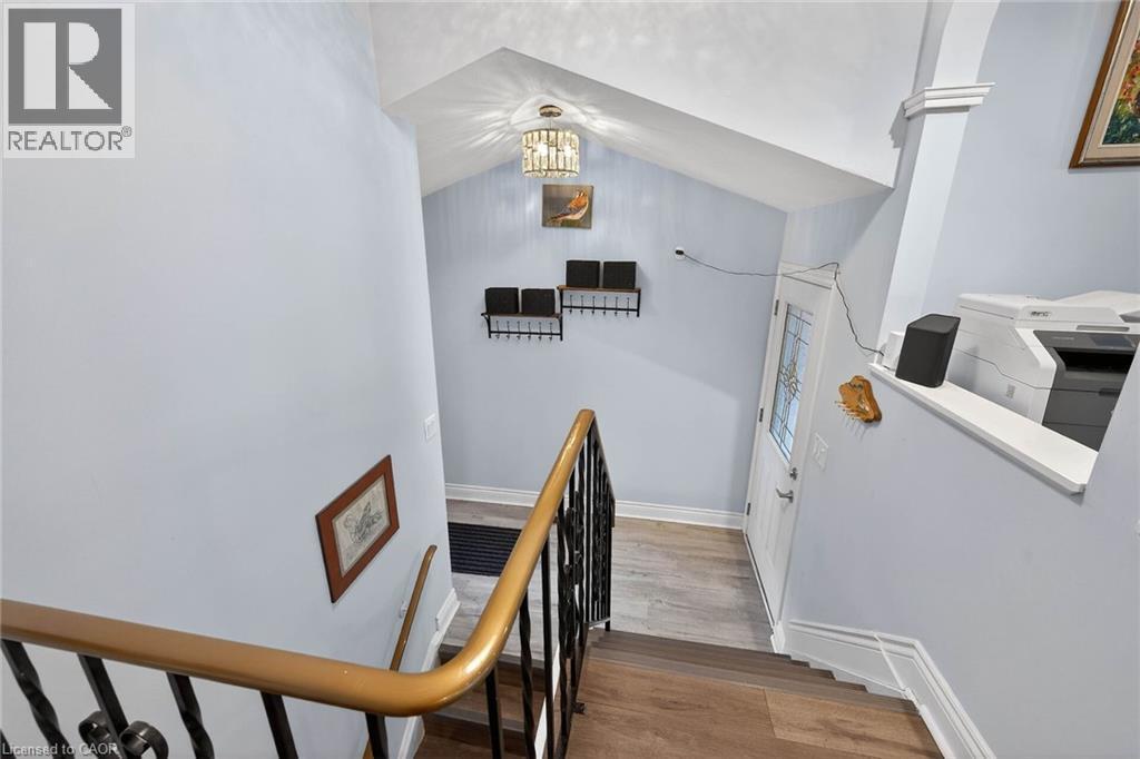 327 Eaglewood Drive, Hamilton, ON - Indoor Photo Showing Other Room