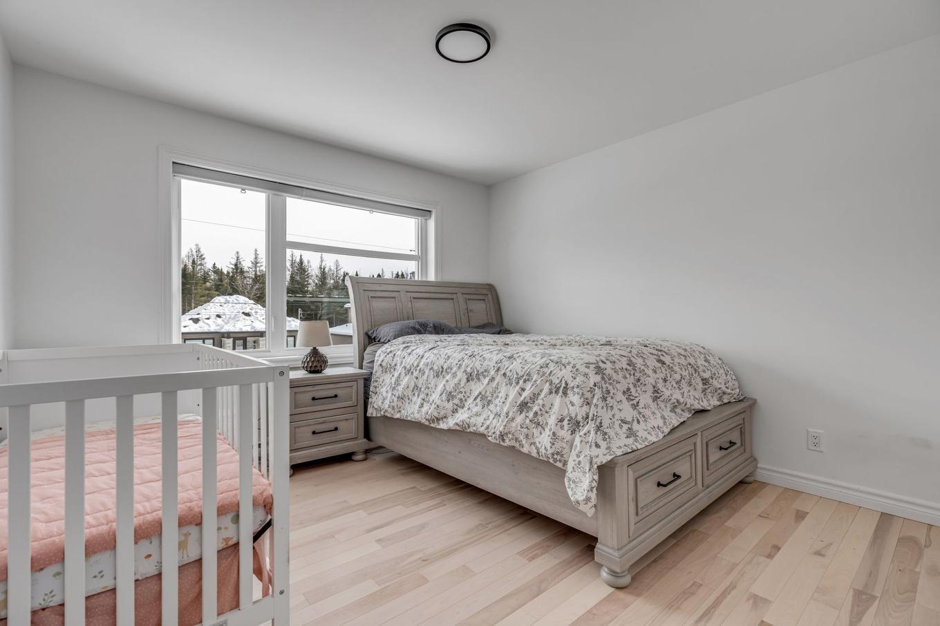 Chambre à coucher principale - 35 Rue De La Tourbière, Sainte-Catherine-De-La-Jacques-Cartier, QC - Indoor Photo Showing Bedroom