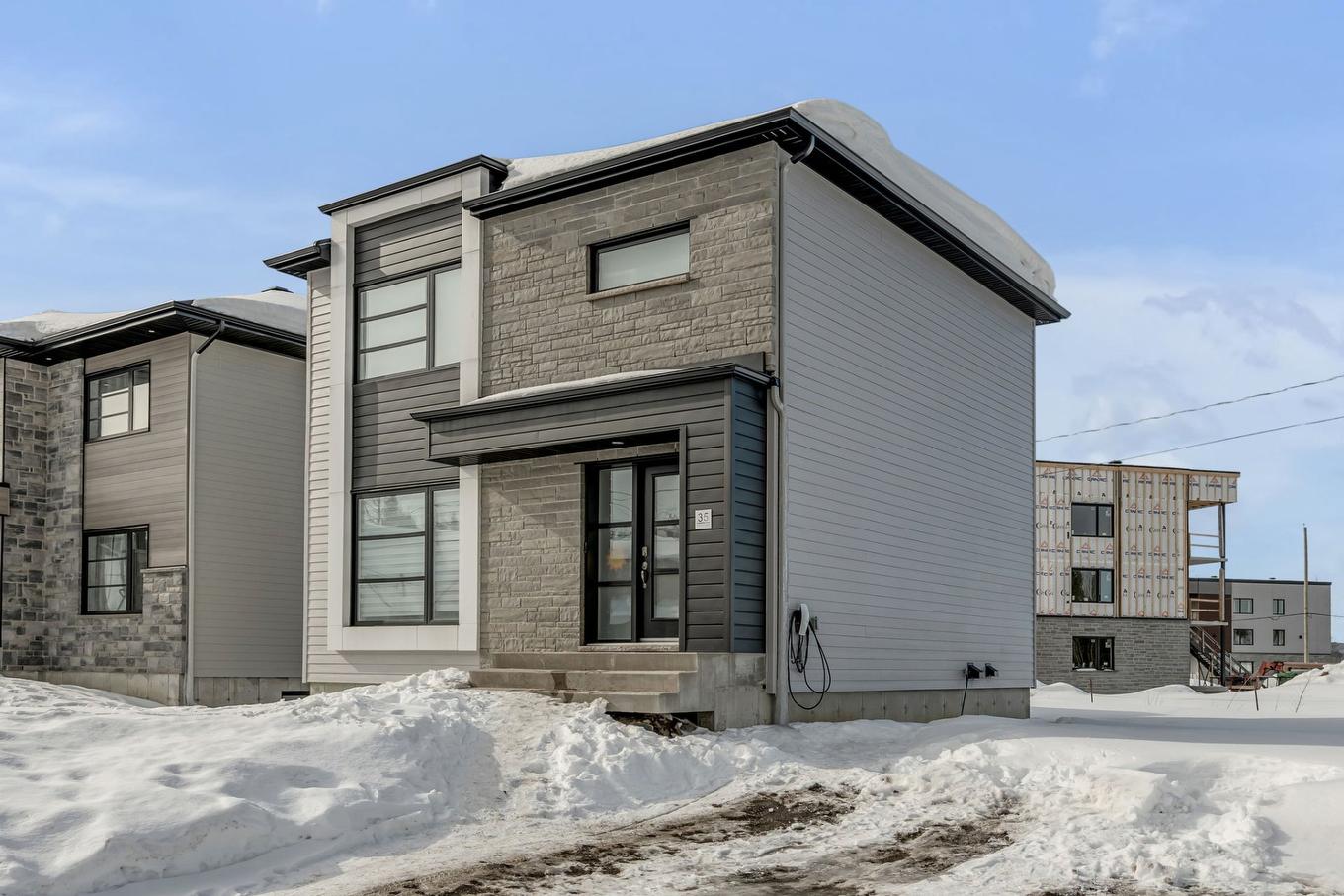 Façade - 35 Rue De La Tourbière, Sainte-Catherine-De-La-Jacques-Cartier, QC - Outdoor