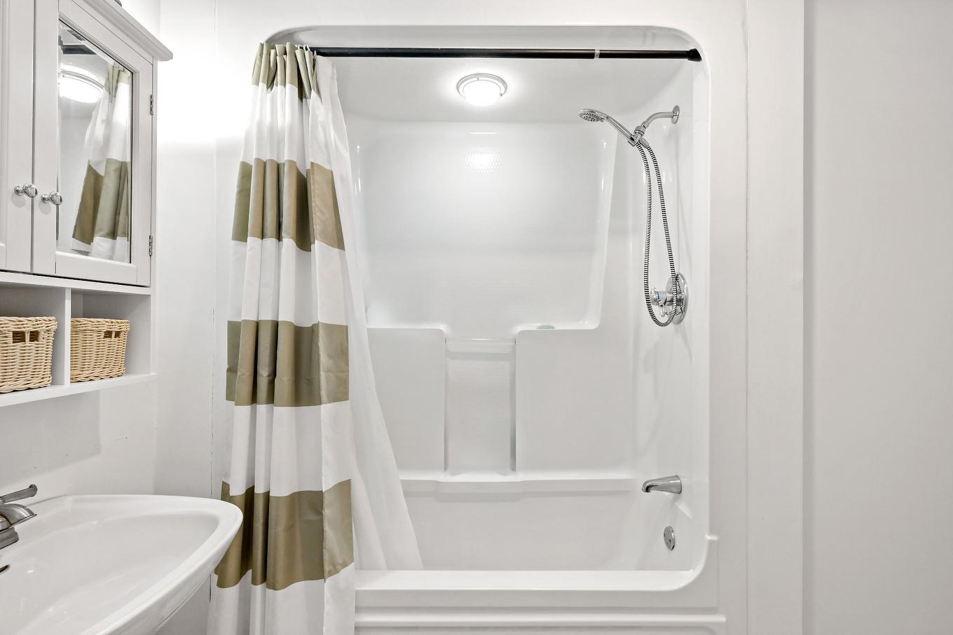 Salle de bains - 7 Rue St-André, Mont-Blanc, QC - Indoor Photo Showing Bathroom