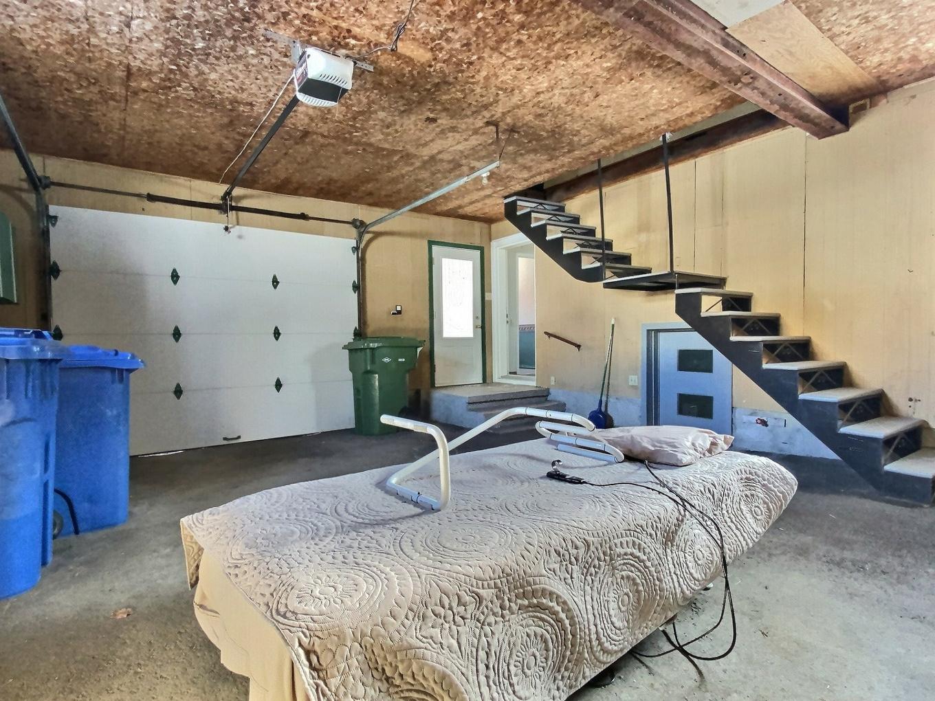 Garage - 65 Rue Du Parc, Adstock, QC - Indoor Photo Showing Garage