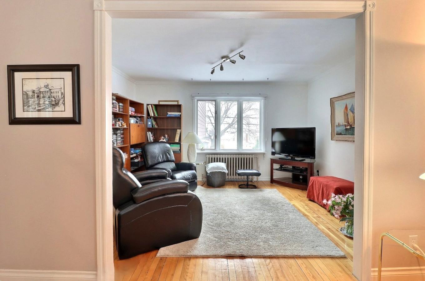 Salon - 958 Boul. Des Chutes, Québec (Beauport), QC - Indoor Photo Showing Other Room