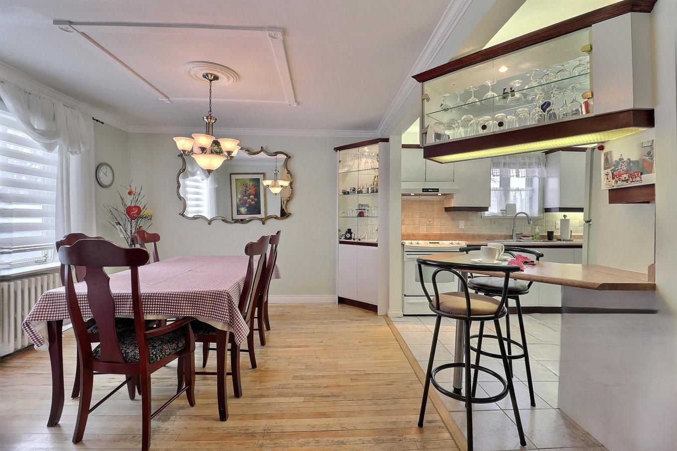 Vue d'ensemble - 958 Boul. Des Chutes, Québec (Beauport), QC - Indoor Photo Showing Dining Room