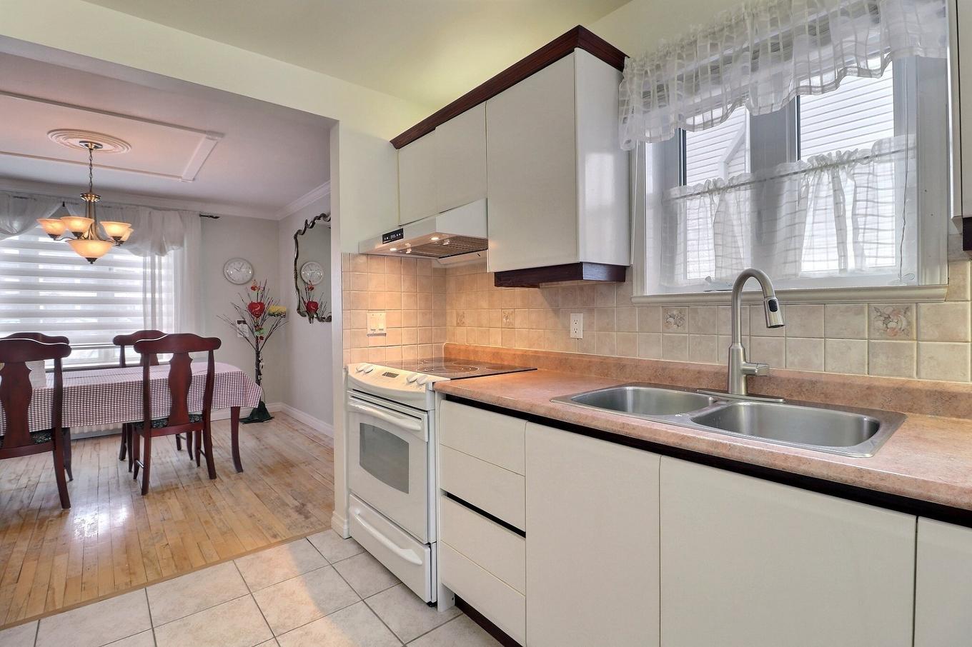 Cuisine - 958 Boul. Des Chutes, Québec (Beauport), QC - Indoor Photo Showing Kitchen With Double Sink