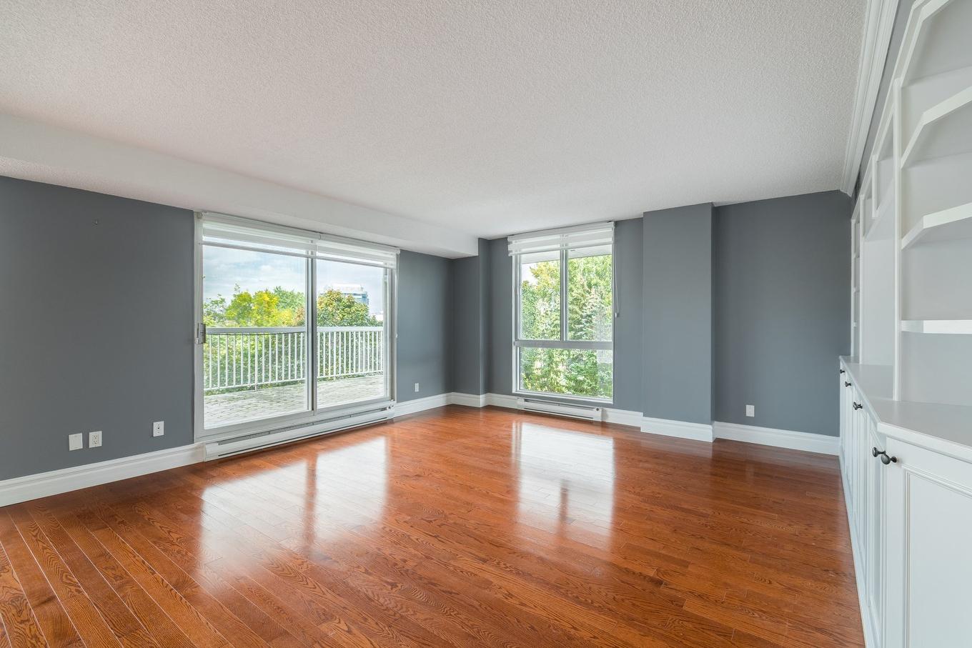 Salon - 301-30 Rue Berlioz, Montréal (Verdun/Île-Des-Soeurs), QC - Indoor Photo Showing Other Room