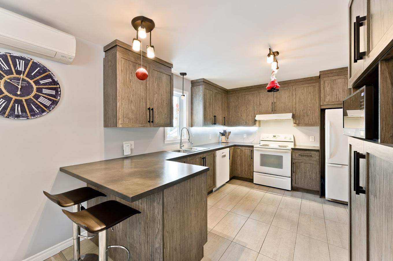 Kitchen - 168 Rue Des Érables, Eastman, QC - Indoor Photo Showing Kitchen