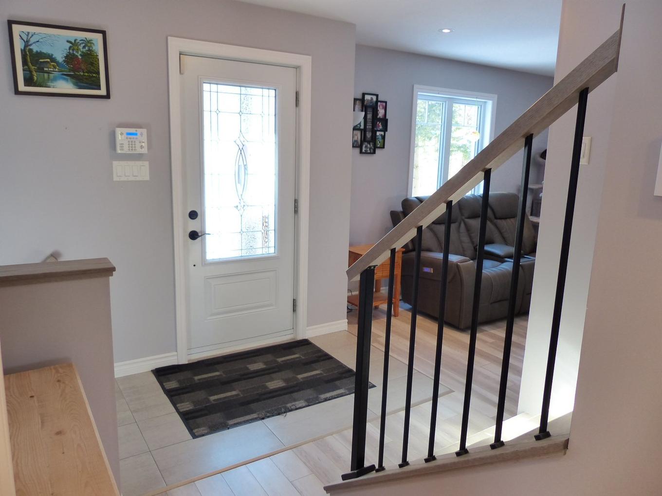 Hall - 168 Rue Des Érables, Eastman, QC - Indoor Photo Showing Other Room