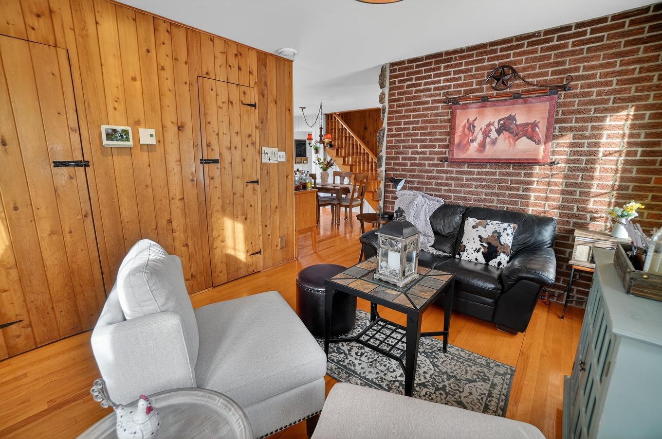 Den - 425 Rue Voligny, Saint-Thomas, QC - Indoor Photo Showing Living Room