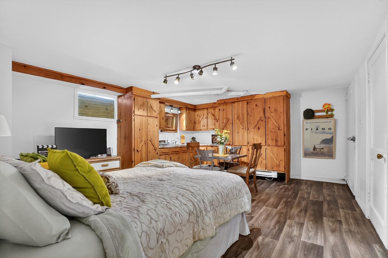 Bachelor - 425 Rue Voligny, Saint-Thomas, QC - Indoor Photo Showing Bedroom