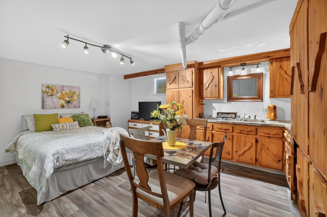 Bachelor - 425 Rue Voligny, Saint-Thomas, QC - Indoor Photo Showing Bedroom