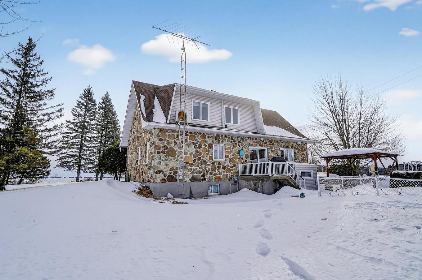 Back facade - 425 Rue Voligny, Saint-Thomas, QC - Outdoor