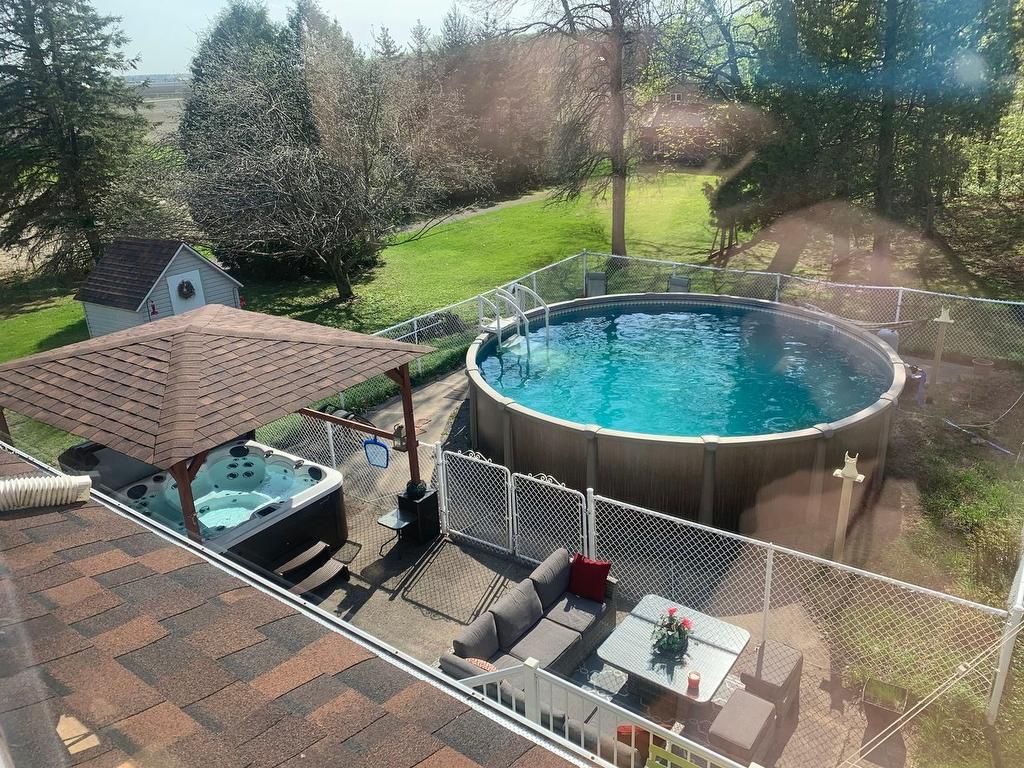 Pool - 425 Rue Voligny, Saint-Thomas, QC - Outdoor With Above Ground Pool