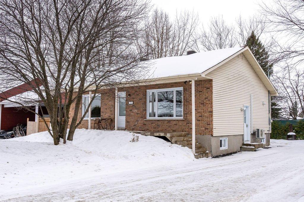 Façade - 336 Rue Jeanne-Robert, Saint-Jean-Sur-Richelieu, QC - Outdoor