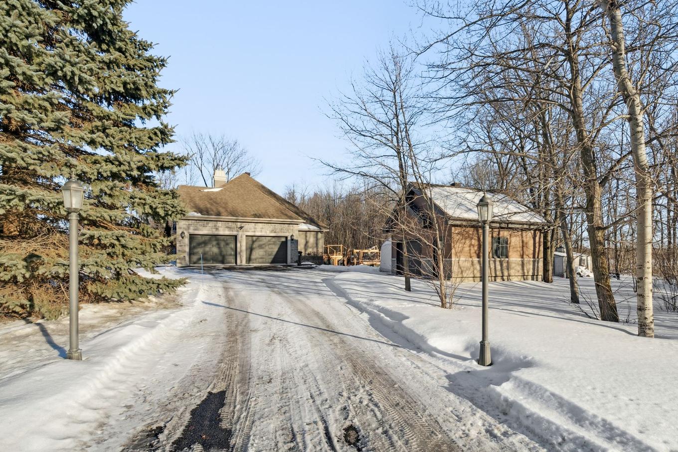Façade - 4 Rue Des Tilleuls, Saint-Jean-Sur-Richelieu, QC - Outdoor