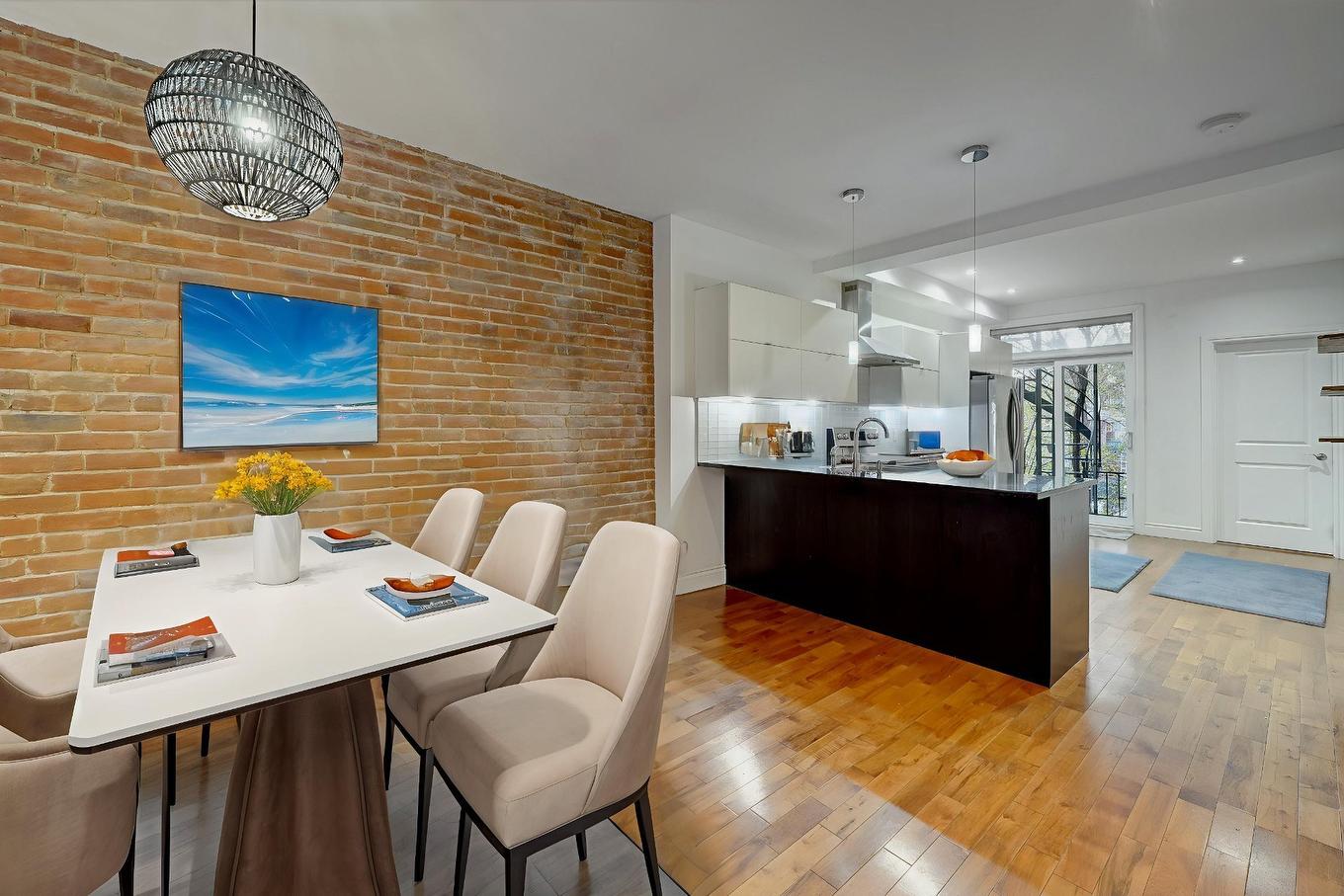 Salle à manger - 1836 Boul. De Maisonneuve E., Montréal (Ville-Marie), QC - Indoor