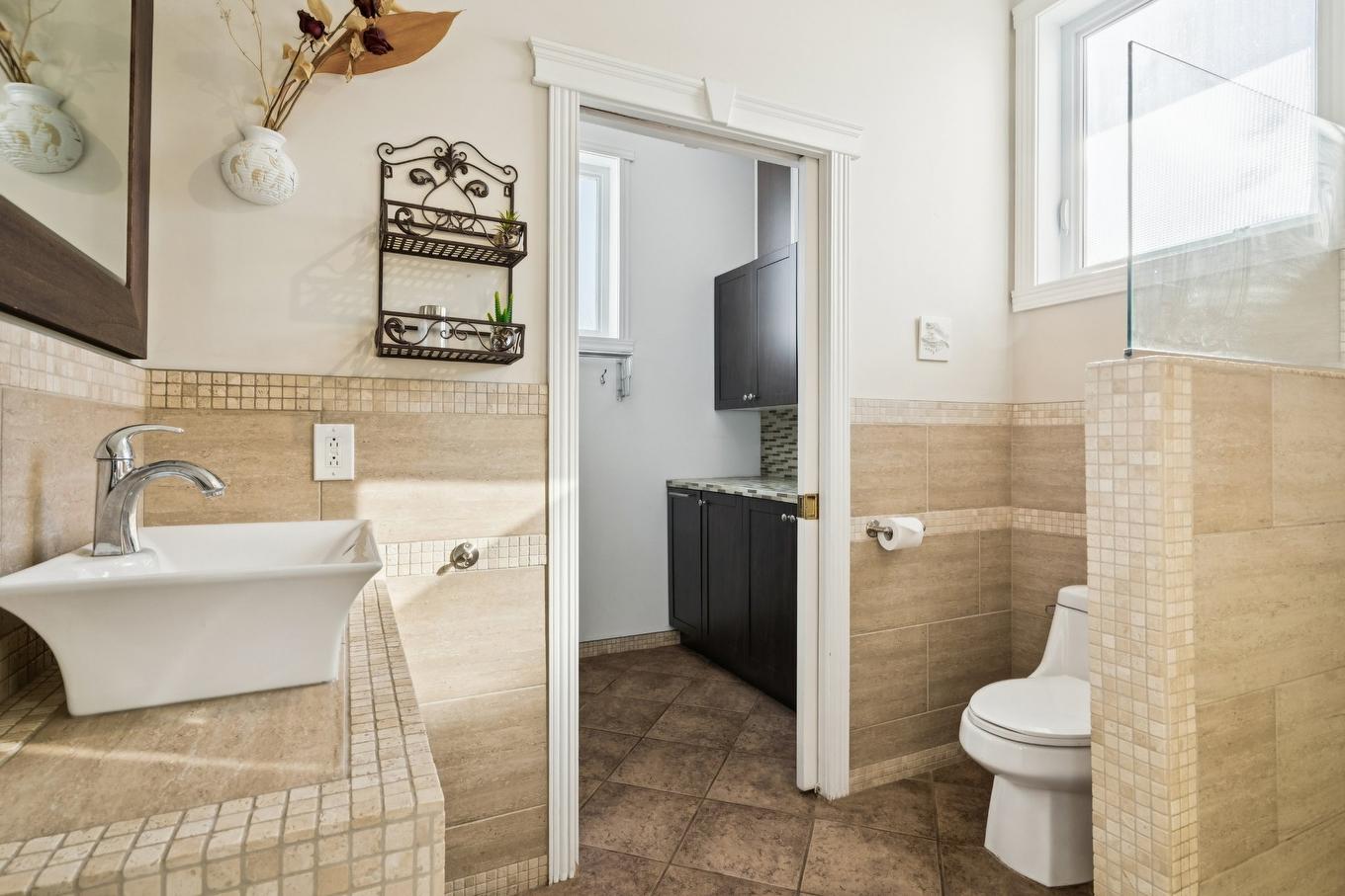 Salle de bains - 2315 Boul. Mountainview, Longueuil (Saint-Hubert), QC - Indoor Photo Showing Bathroom