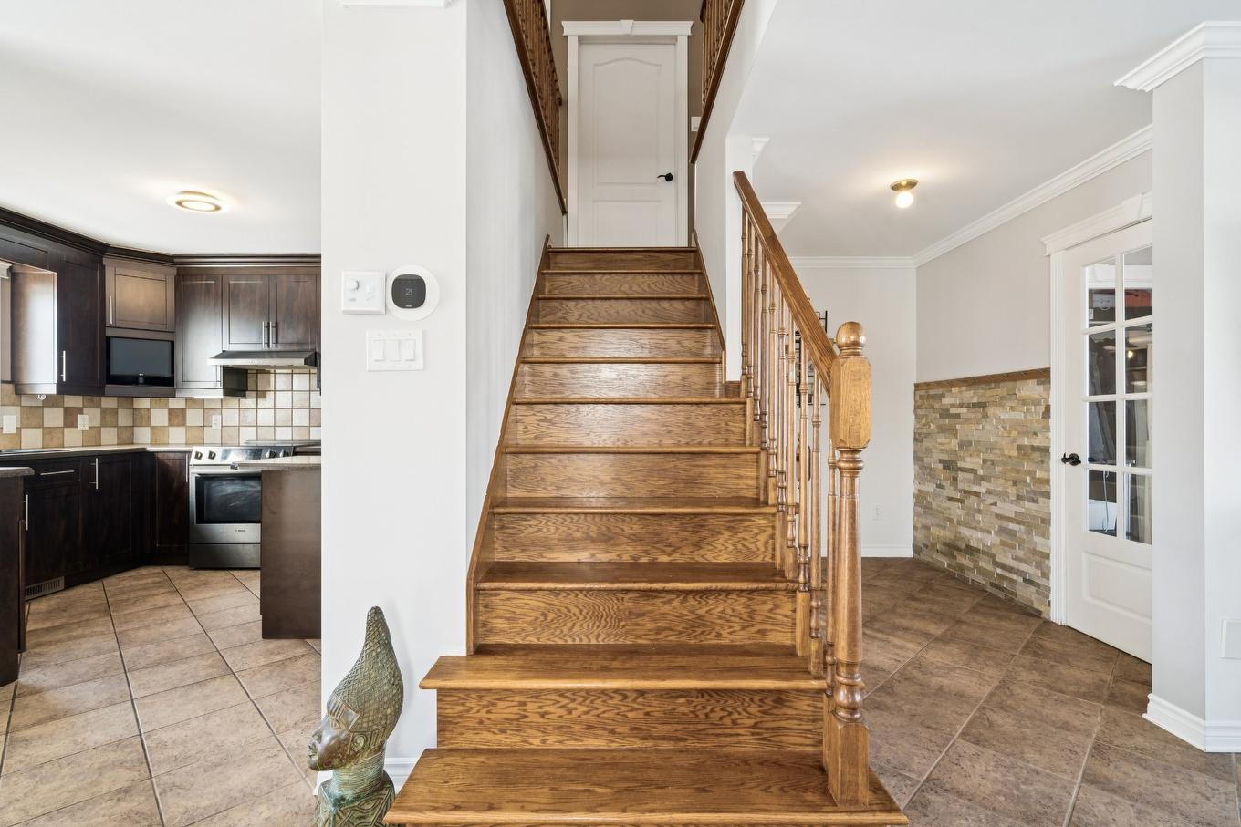 Escalier - 2315 Boul. Mountainview, Longueuil (Saint-Hubert), QC - Indoor