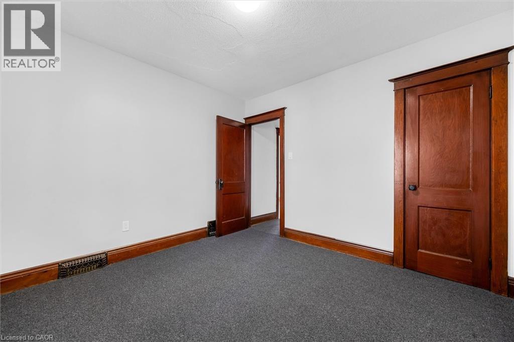 121 Edgemont Street N, Hamilton, ON - Indoor Photo Showing Other Room