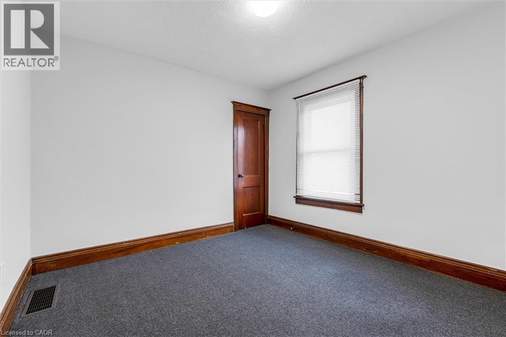 121 Edgemont Street N, Hamilton, ON - Indoor Photo Showing Other Room