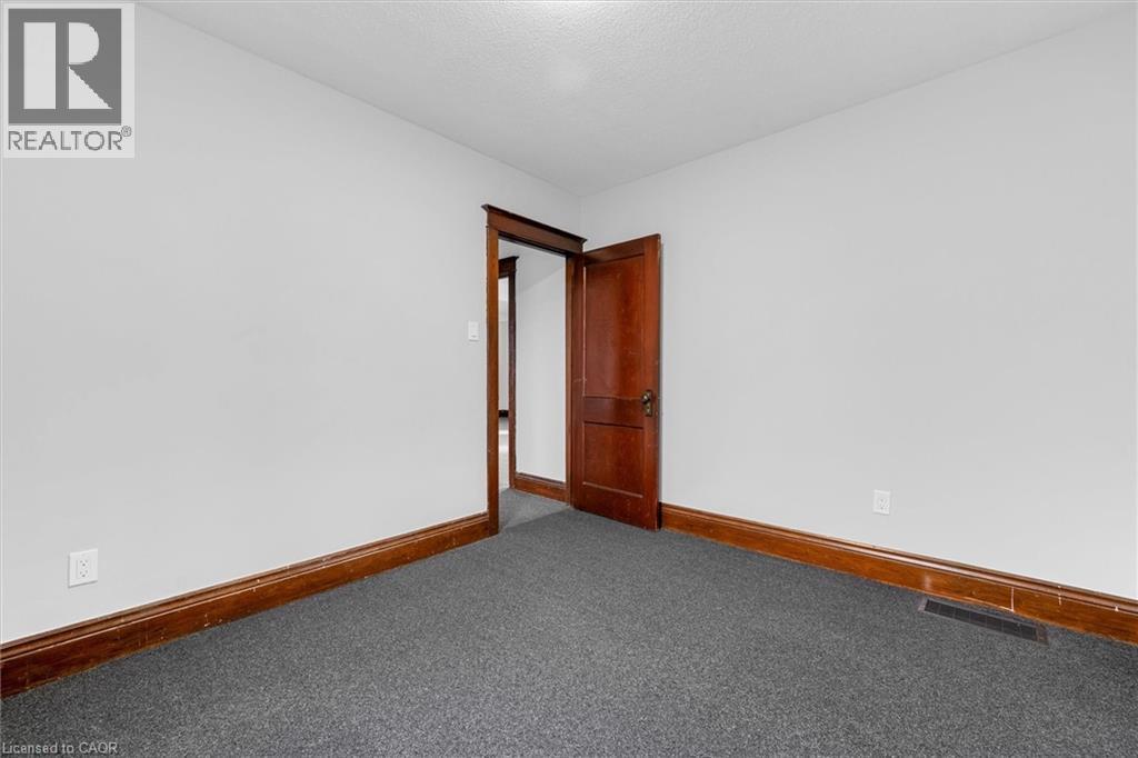 121 Edgemont Street N, Hamilton, ON - Indoor Photo Showing Other Room