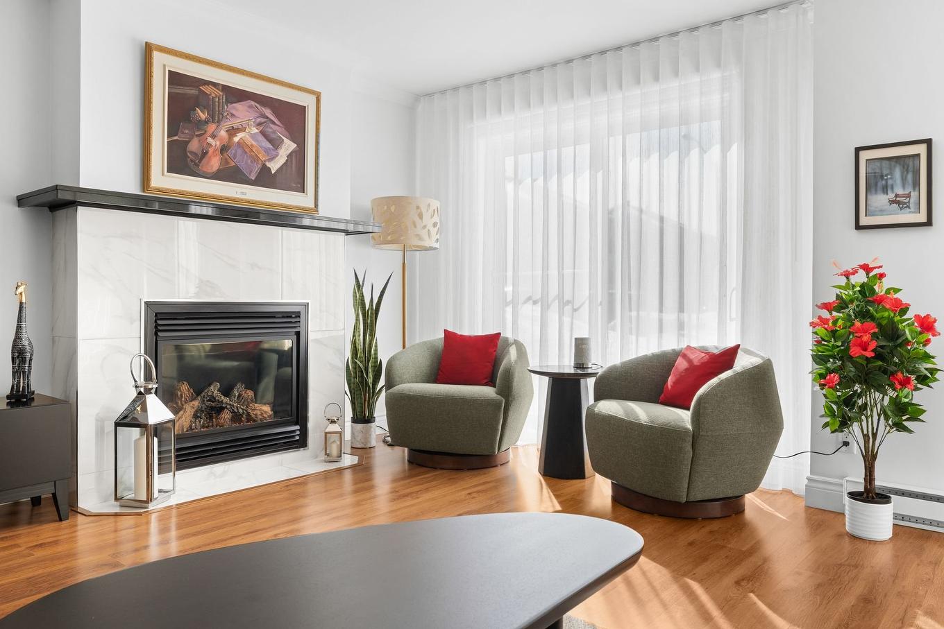Salon - 1-436 Rue Gabrielle-Roy, Lévis (Les Chutes-De-La-Chaudière-Ouest), QC - Indoor Photo Showing Living Room With Fireplace