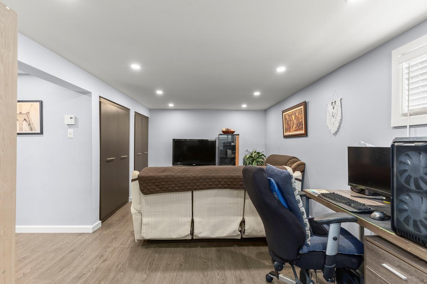 Salle familiale - 7940 Rue Bourdaloue, Laval (Auteuil), QC - Indoor Photo Showing Office