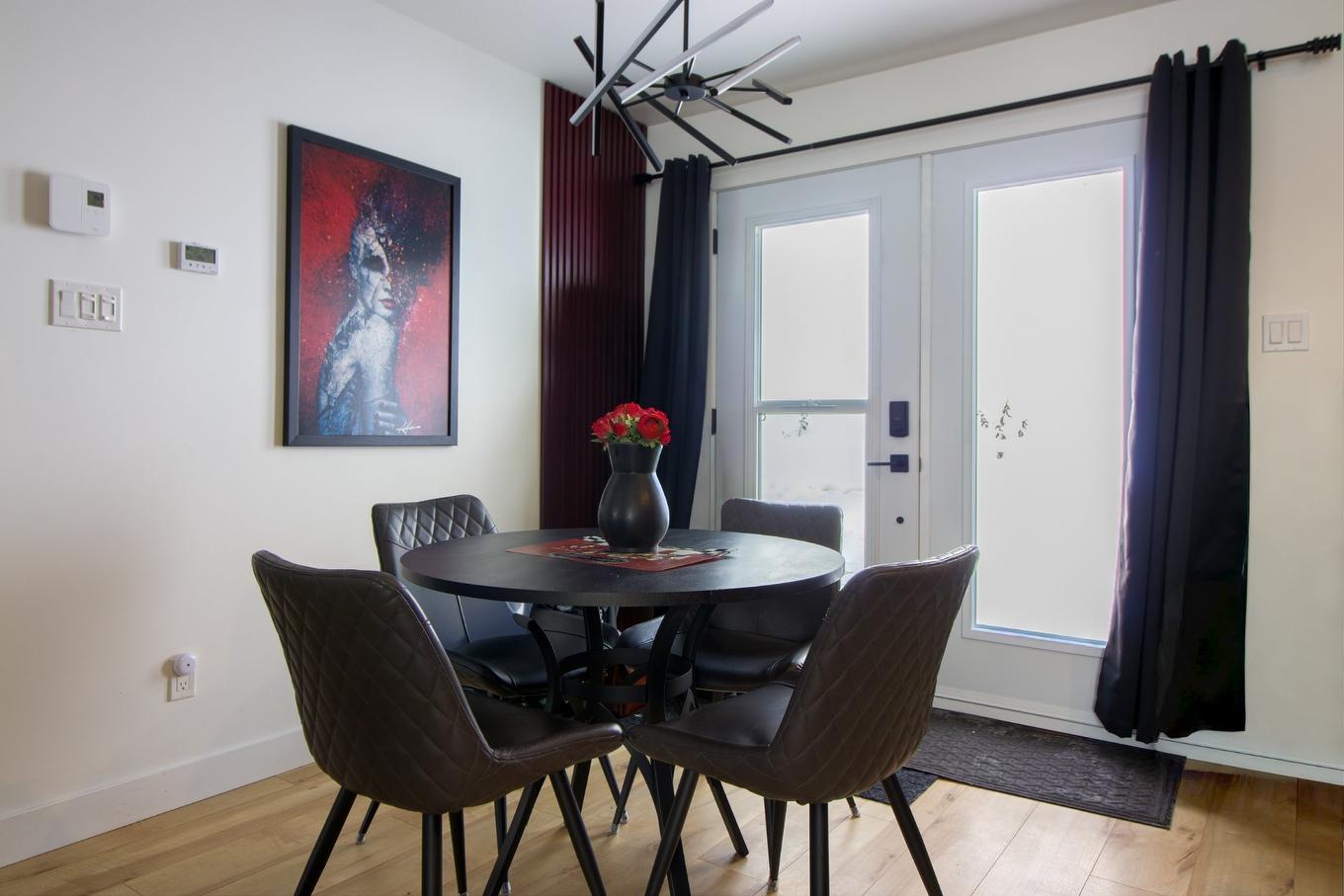 Dining room - 5220 Rue Tremblay, Notre-Dame-Du-Mont-Carmel, QC - Indoor Photo Showing Dining Room